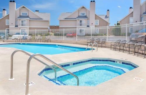 Allouez Hotel | Hawthorn Extended Stay by Wyndham Green Bay