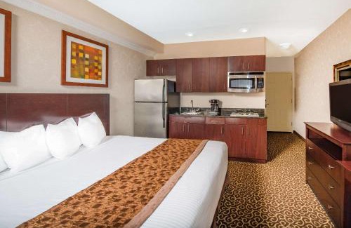 Biggs Field Hotel | Hawthorn Extended Stay by Wyndham El Paso