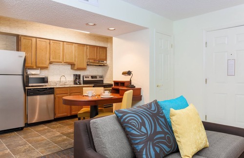 Tinton Falls Hotel | Hawthorn Suites by Wyndham Tinton Falls