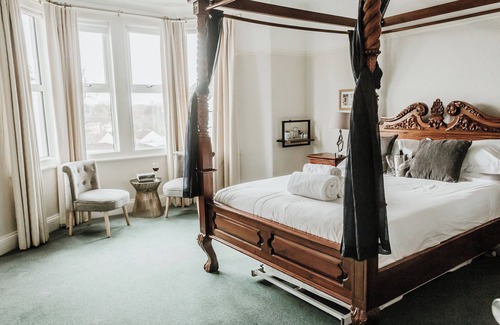 Keynsham House | Hayward’s at the Grasmere