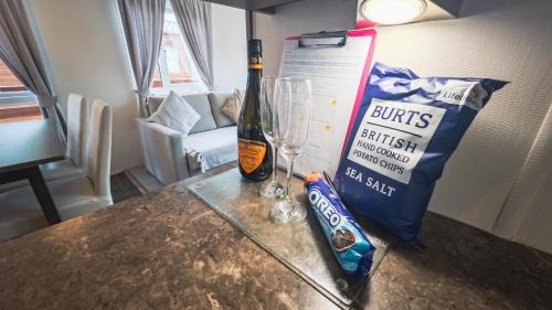 Morpeth Cabin | Hazel Oaks, Beautiful Lodge with Hot Tub - Sleeps 6 - Felmoor Park