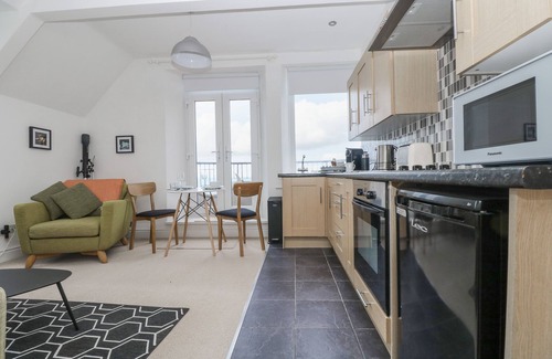 Coverack Cottage | HEADLAND APT 17, country holiday cottage, with a garden in Coverack