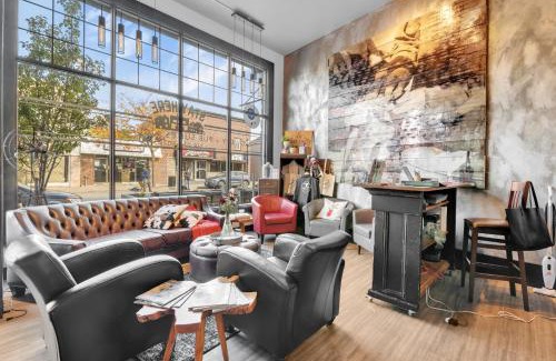 Kingsville Hotel | Heart & Hops Brewery Suites