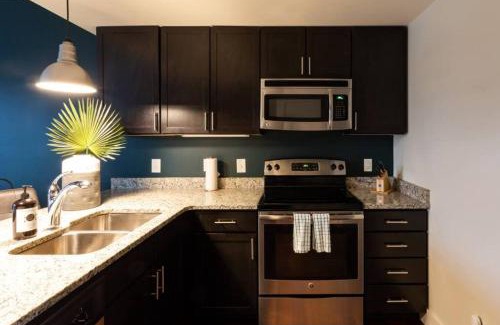 12 South Apartment | Heart Of 12 South, Near Downtown, Park Free - #2