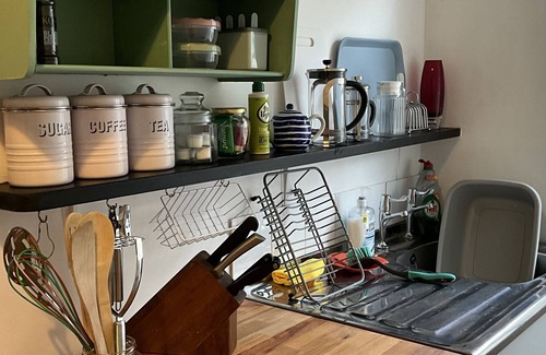 Carmarthen Bed & Breakfast | Heart of Carmarthen, town centre historic Georgian town house, with free parking