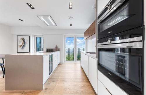 Vauxhall Apartment | Heart of Central London Panoramic View 2 Bedroom Designer Luxury Apartment - Pool and Gym access