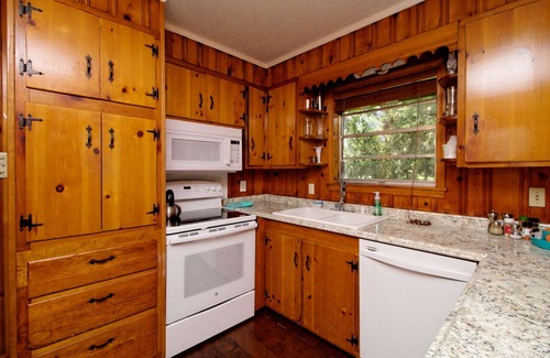Olde Town Cottage | Heart of Historic Bluffton BEST LOCATION, Charming Cottage THIS IS THE ONE