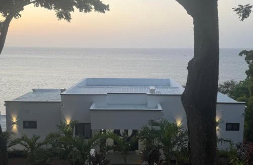 Punta Blanca Villa | Heart of Poms Villa