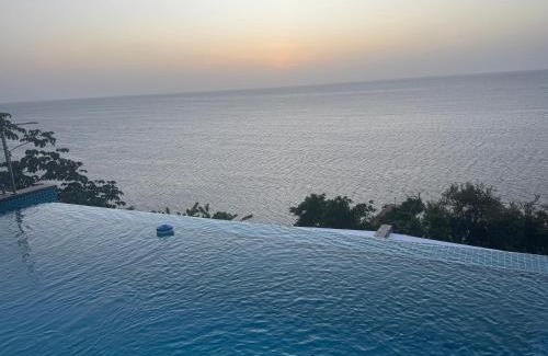 Punta Blanca Villa | Heart of Poms Villa