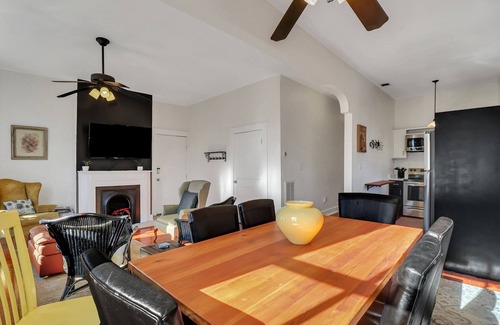 Thomas Square Apartment | Heart of Starland + Steps to Amazing Restaurants, Bars by Lucky Savannah