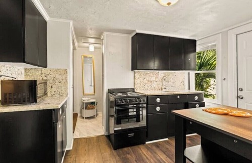 Historic Uptown House | Heart of The City Hideaway