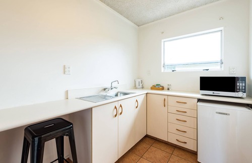 Hamilton North Hotel | Heartland Ambassador Hotel Hamilton