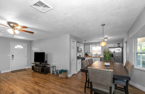 Clearwater House | Heated Pool | 2BD 2BA | Home near Beaches