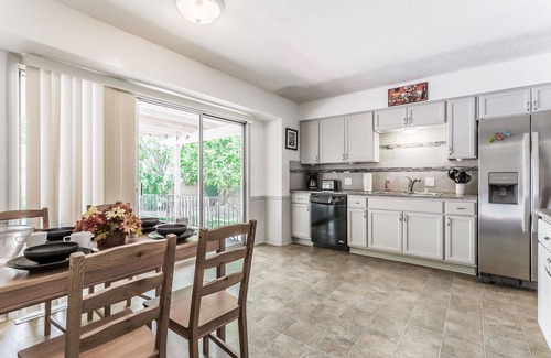 Lenexa House | Heated pool All season Private Spacious house King bed