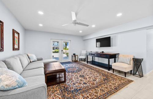 Laguna Shores Apartment | Heated Pool Home steps to the beach