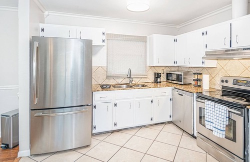 Tallahassee House | Heated Pool & Hot tub-Walk to FSU