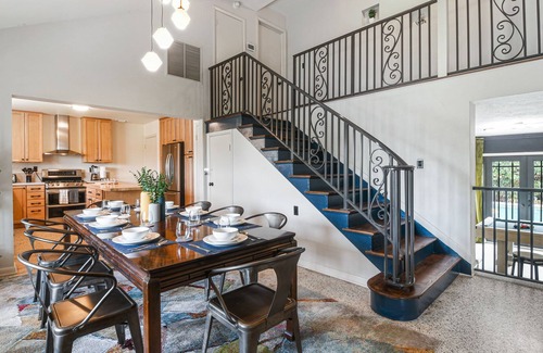 Lake Worth Corridor House | Heated Pool | Near Beach | Tiki-Cabana | Lakefront