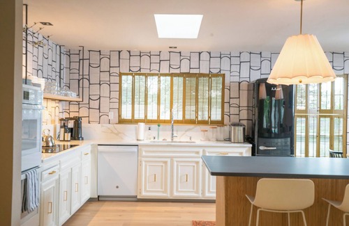 Albuquerque House | Heated pool open year round, Sleeps 14, 5 Bedroom/9 beds, Hot Tub, BBQ, BB court