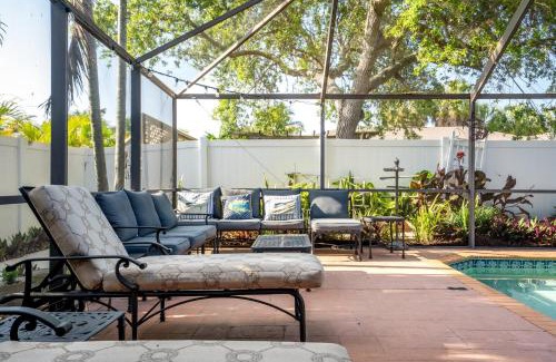 Palm River Estates House | HeatedPool, GameRoom, Pool Table & Darts, Fenced Yard