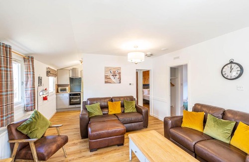 East Lewiston Apartment | Heather Lodge 1 with Hot Tub