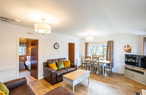 East Lewiston Apartment | Heather Lodge 1 with Hot Tub