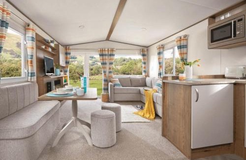 Bishop Auckland House | Heather View Leisure Park - Ivy Caravan Pet