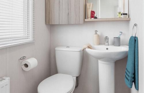 Bishop Auckland House | Heather View Leisure Park - Ivy Caravan Pet