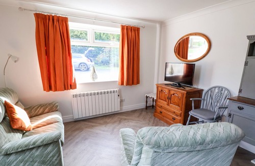 Macclesfield Cottage | HEATHERDALE COTTAGE, romantic, with a garden in Bollington
