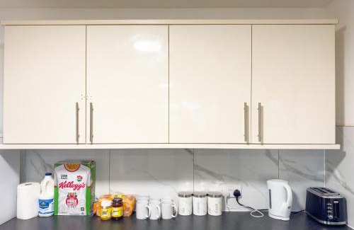Harlington Bed & Breakfast | Heathrow Lodge BnB