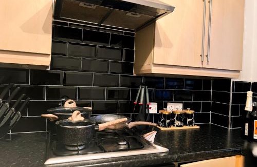 Broadheath Apartment | Heaven Gate
