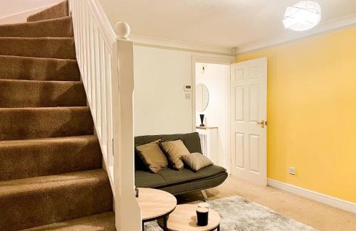 Broadheath Apartment | Heaven Gate