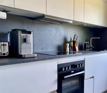 Bad Camberg Apartment | Heaven Homes XL - Luxusoase Balkon Parkplatz