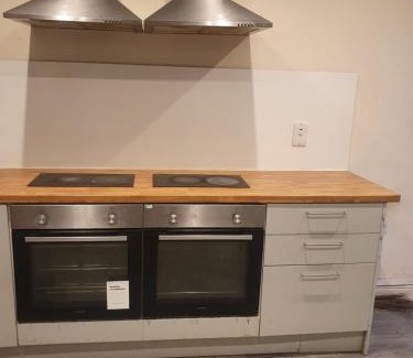 Brierley Hill House | Heavenly Apartment