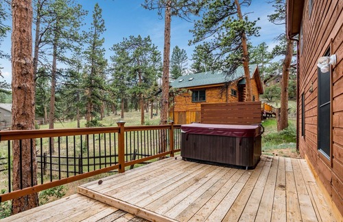 Carriage Hills Cabin | Heavenly Pines - Ev #3361 5 Bedroom Home by RedAwning