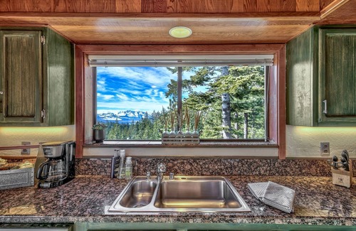 Tahoe Village House | Heavenly Ski Lodge with lake views - only 1 minute to Boulder Lodge chairlift!
