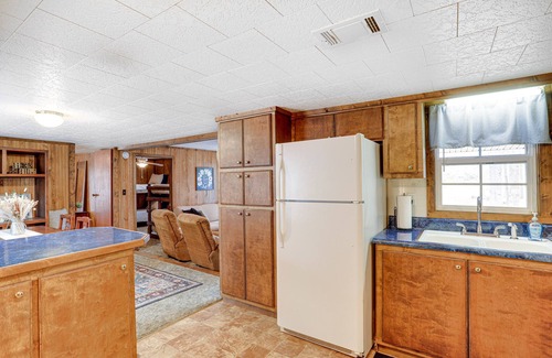 Wilburn Cabin | Heber Springs Cabin w/Deck: 3 Mi to Sugarloaf Mtn