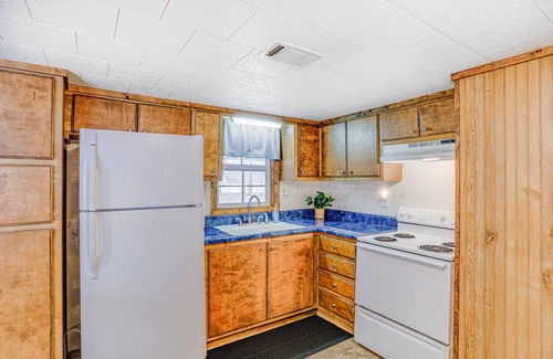 Wilburn Cabin | Heber Springs Cabin w/Deck: 3 Mi to Sugarloaf Mtn