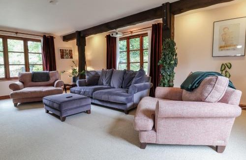 Barnstaple House | Hedgerose