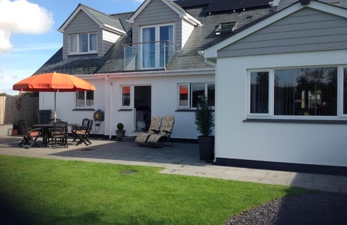Redruth House | Hedlea