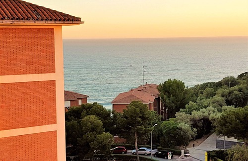 Montgat Apartment | Helena Seaview & Beach-apartment, balcony, AC, SAT-TV, high speed wifi