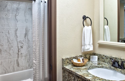 Helen Hotel | Helendorf River Inn, Suites & Conference Center