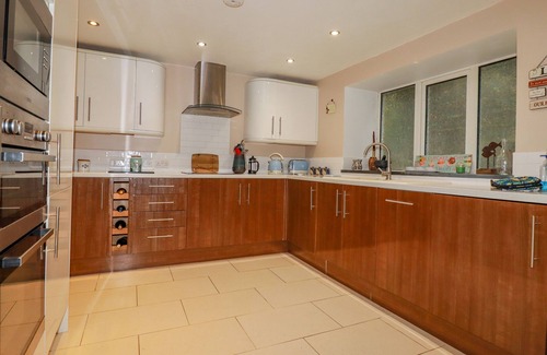 Pentewan Apartment | HELLAND, pet friendly, with a garden in Pentewan