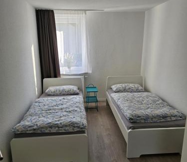Oberhausen Apartment | Helle und ruhige Ferienwohnung im Ruhrgebiet mit Balkon und Garten