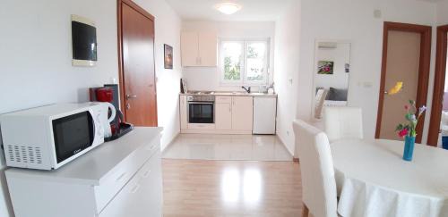 Selce Apartment | Helle Wohnung In Selce Mit Terrasse