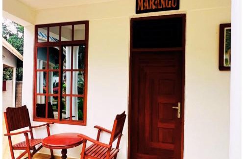 Moshi Bed & Breakfast | Hellens Riverside Villas Double Deluxe Room