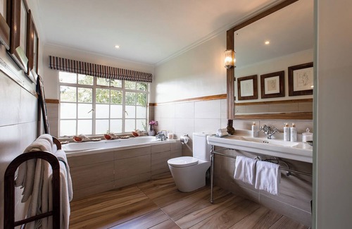 Ongata Rongai Hotel | Hemingways Eden Residence