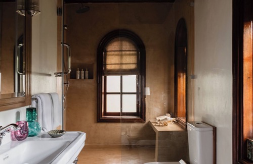 Ongata Rongai Hotel | Hemingways Eden Residence