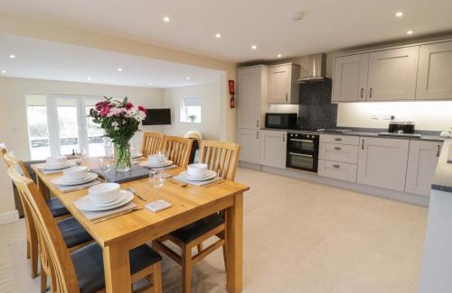 Corwen House | Hen Dy Bryn Mawndy