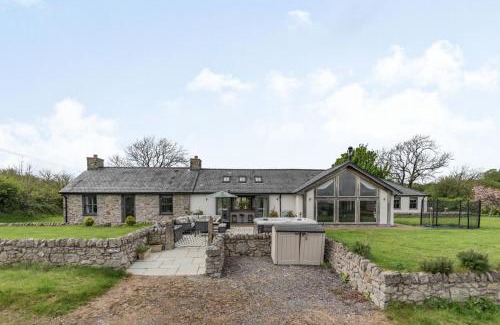 Llangefni House | Hen Hafod
