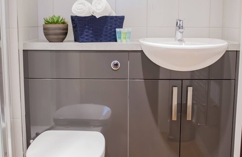 Bath Apartment | Henge House - Bluestone Apartment